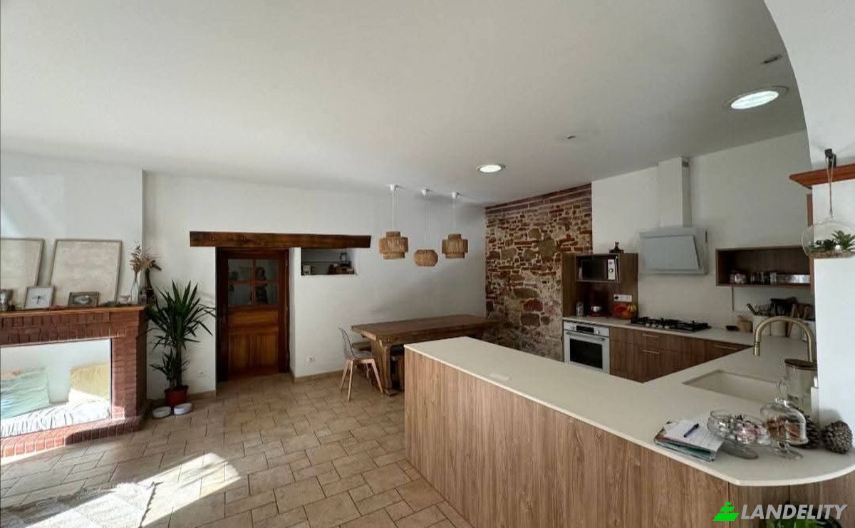 Townhouse for Sale 31 Bd du Midi, 31350 Boulogne-sur-Gesse, Boulogne-sur-Gesse, Haute-Garonne, Occitanie, France. Photo 1