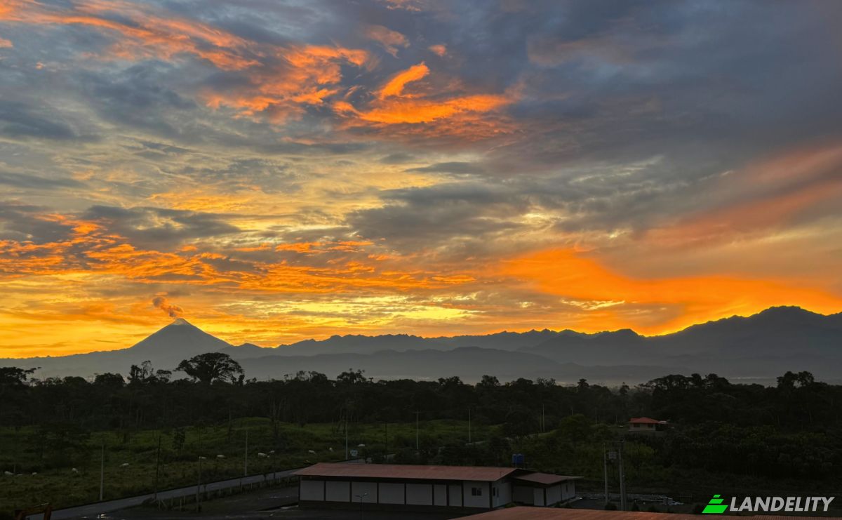 Hotel for Sale Palora, Morona-Santiago, Ecuador. Photo 8