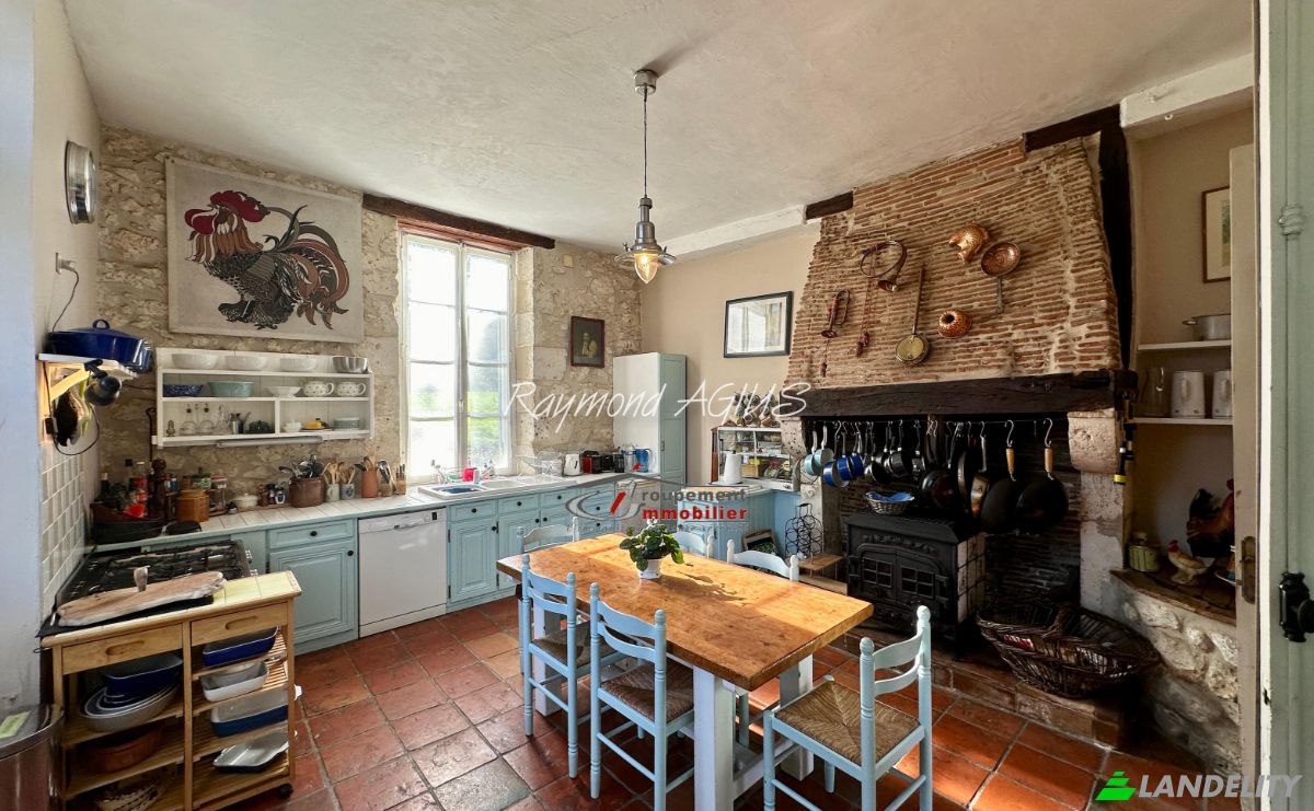 Castle for Sale 6 Rue des Mesanges, 24100 Bergerac, Bergerac, Dordogne, Nouvelle-Aquitaine, France. Photo 5