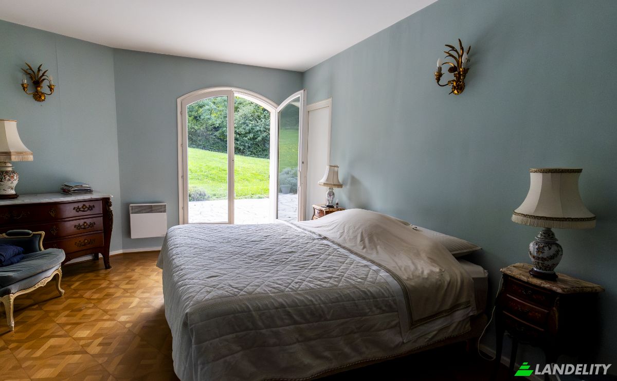 Villa for Sale 379d Chem de la Passardiere, 38200 Vienne, Vienne, Isere, Auvergne-Rhone-Alpes, France. Photo 4