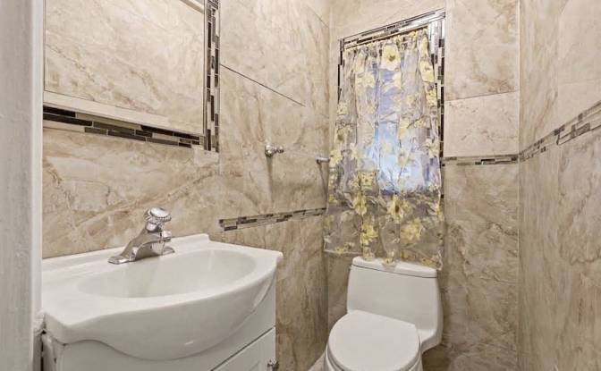 Single Family Home for Sale 3902 Bronxwood Ave. Photo#11