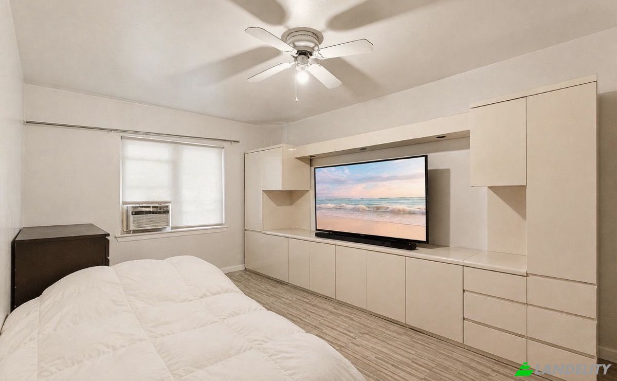 Single Family Home for Sale 3902 Bronxwood Ave, Bronx, NY 10466, USA, New York, Bronx County, United States. Photo 12