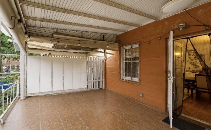 Single Family Home for Sale 3902 Bronxwood Ave. Photo#3