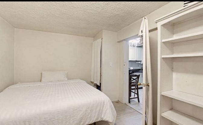 Single Family Home for Sale 3902 Bronxwood Ave. Photo#6