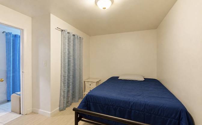 Single Family Home for Sale 3902 Bronxwood Ave. Photo#7