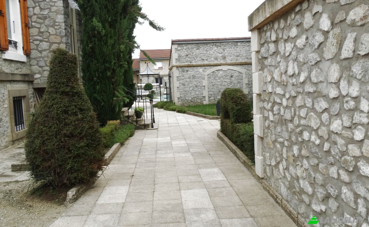 Investing/Development for Sale 127 Rue des Cigales, 26600 Tain-lHermitage, Tain-lHermitage, Drome, Auvergne-Rhone-Alpes, France. Photo 6