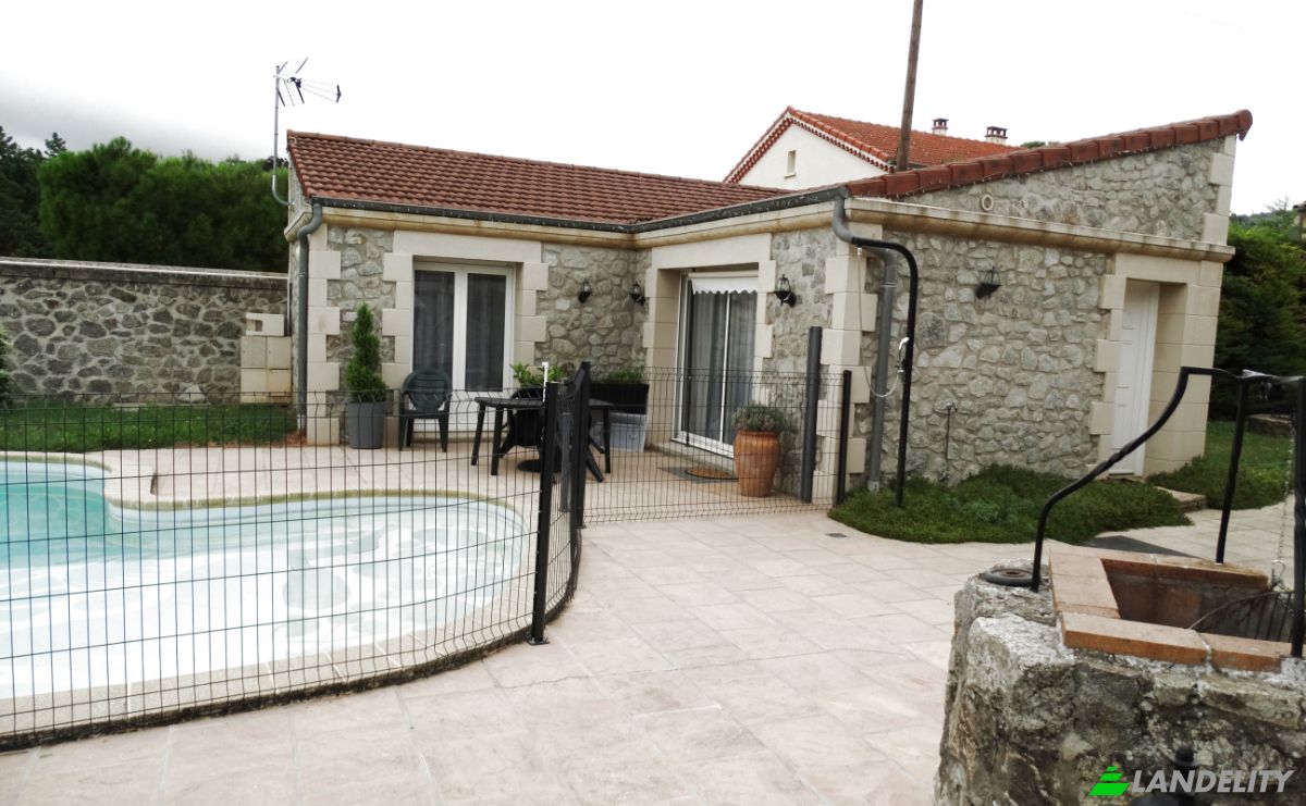 Investing/Development for Sale 127 Rue des Cigales, 26600 Tain-lHermitage, Tain-lHermitage, Drome, Auvergne-Rhone-Alpes, France. Photo 3