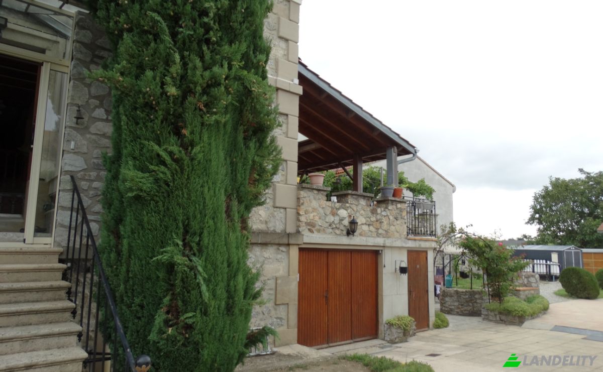 Investing/Development for Sale 127 Rue des Cigales, 26600 Tain-lHermitage, Tain-lHermitage, Drome, Auvergne-Rhone-Alpes, France. Photo 7