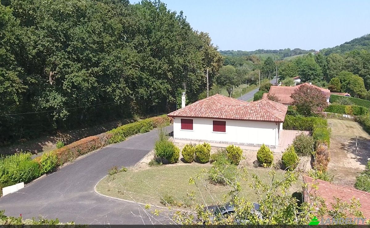 Single Family Home for Sale 544 Rte d Urt, 64990 Urcuit, Urcuit, Pyrenees-Atlantiques, Nouvelle-Aquitaine, France. Photo 3