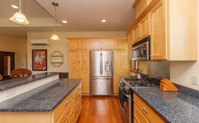 Condo for Sale 1245 Iowa St, Ashland. Photo#11