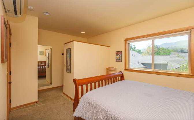 Condo for Sale 1245 Iowa St, Ashland. Photo#14