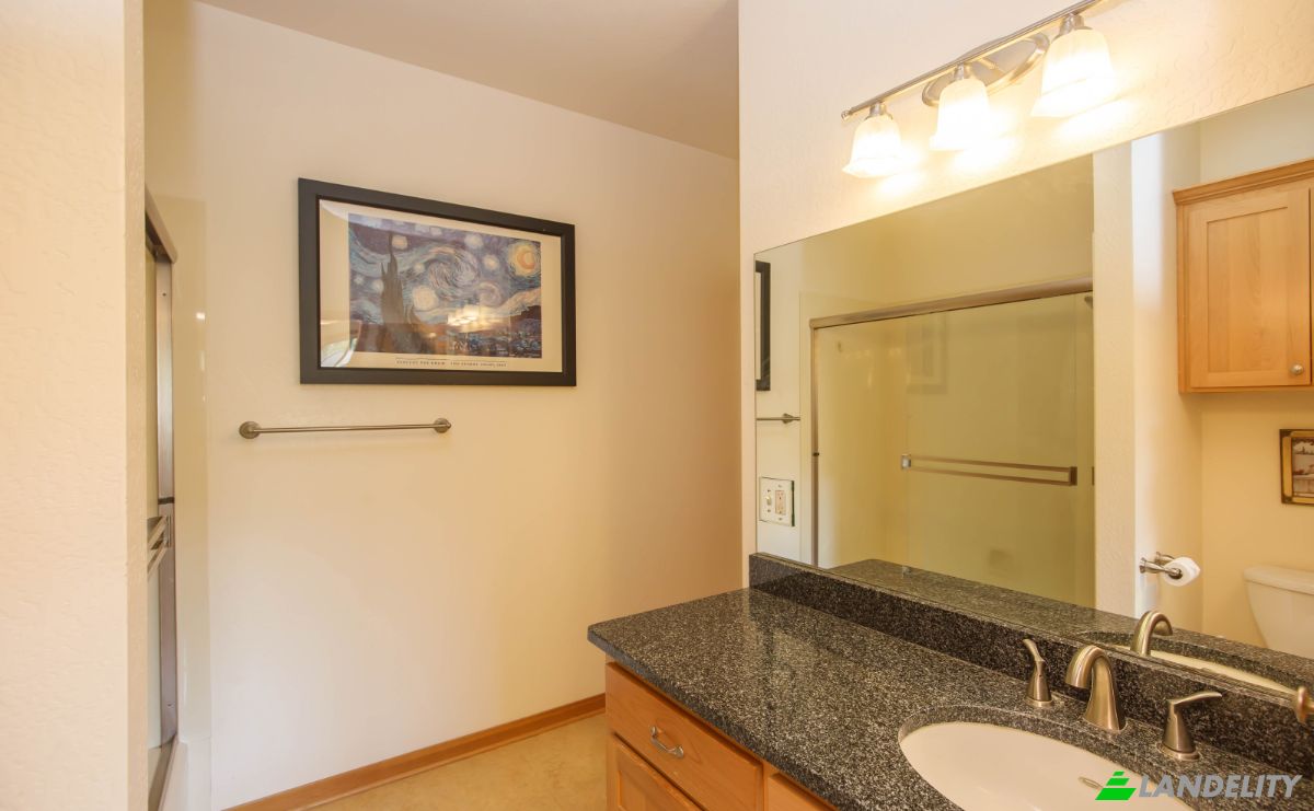Condo for Sale 1245 Iowa St, Ashland, Jackson County, Oregon, United States, OR 97520, USA. Photo 16