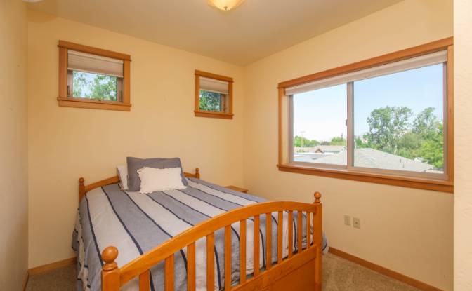 Condo for Sale 1245 Iowa St, Ashland. Photo#18