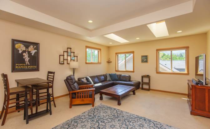 Condo for Sale 1245 Iowa St, Ashland. Photo#5