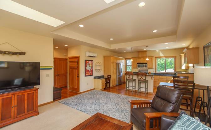 Condo for Sale 1245 Iowa St, Ashland. Photo#7