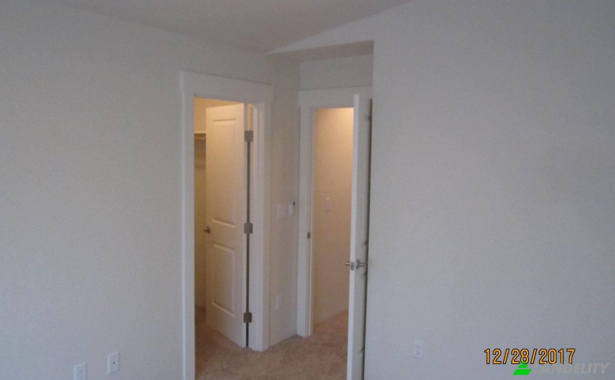 Duplex zu verkaufen 215 C St, Phoenix, Jackson County, Oregon, United States, OR 97535, USA. Foto 8