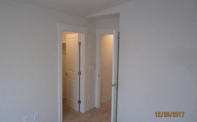 Duplex zu verkaufen 215 C St, Phoenix. Foto#8 Duplex zu verkaufen 215 C St, Phoenix. Foto#8