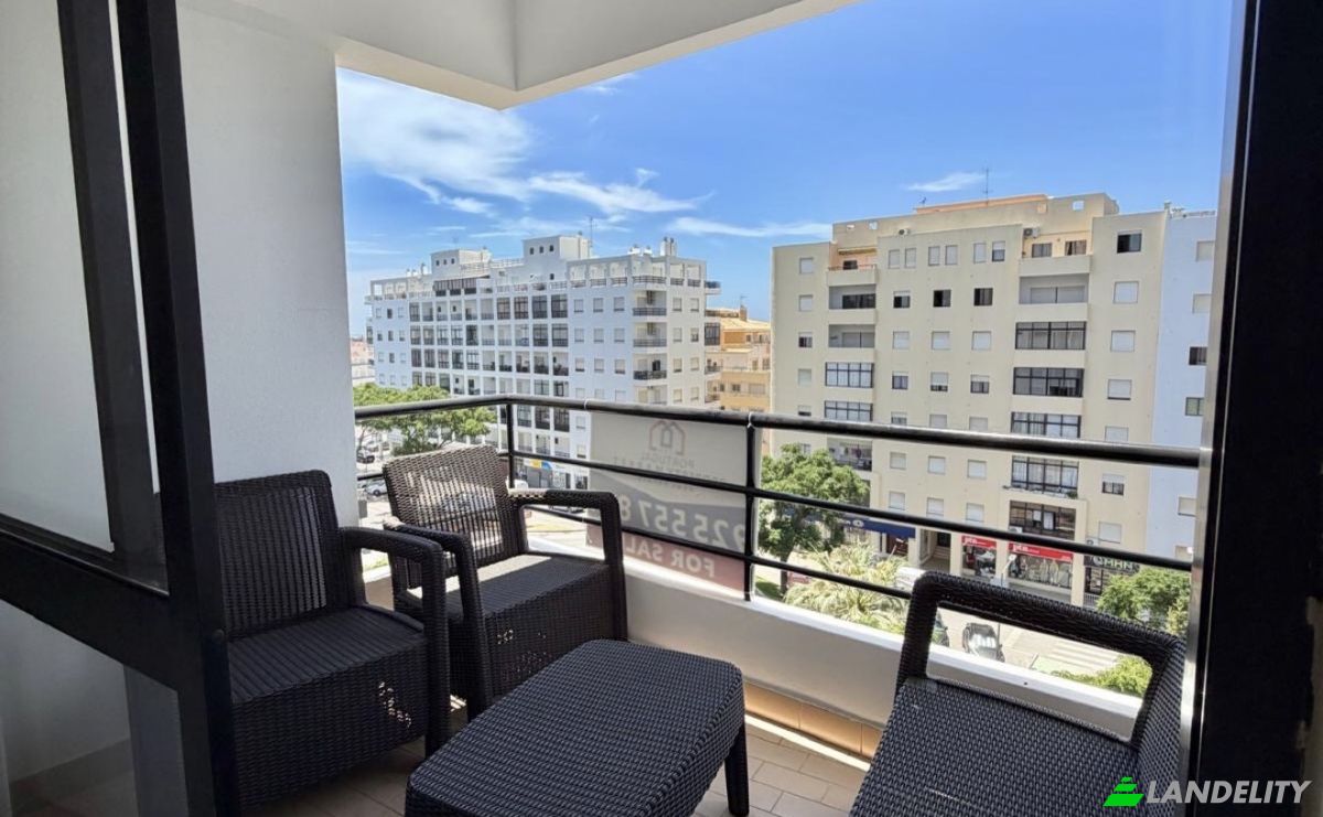 Apartment for Sale Av Dr Carlos Mota Pinto B, 8125-134 Quarteira, Quarteira, Loule, Faro District, Portugal. Photo 3