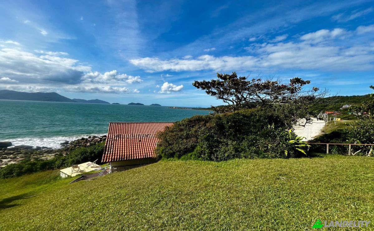 Single Family Home for Sale Servidao Guilherme M de Oliveira, Praia de Cima Pinheira, Palhoca, Santa Catarina, Brazil, 88139-388. Photo 4