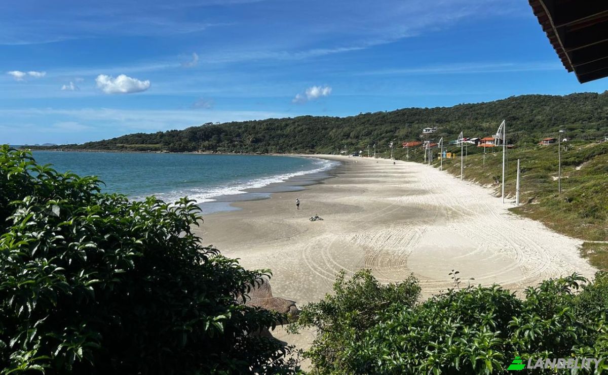 Single Family Home for Sale Servidao Guilherme M de Oliveira, Praia de Cima Pinheira, Palhoca, Santa Catarina, Brazil, 88139-388. Photo 5