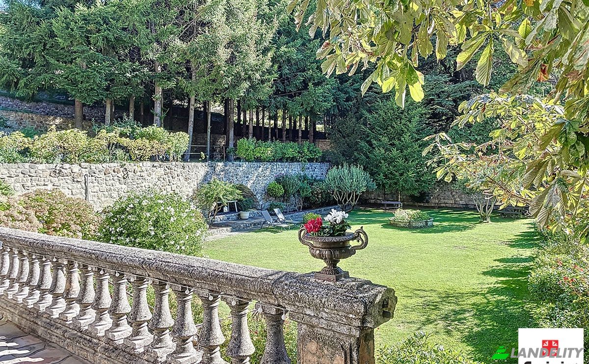 Single Family Home for Sale 9 Pl du Temple, 07450 Burzet, Burzet, Ardeche, Auvergne-Rhone-Alpes, France. Photo 8