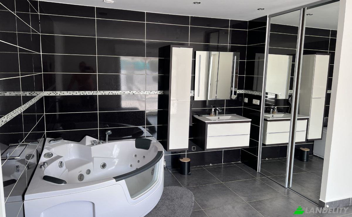 Villa Te koop 400 Rue de Lezigno, 34310 Montady, Montady, Herault, Occitanie, France. Foto 18