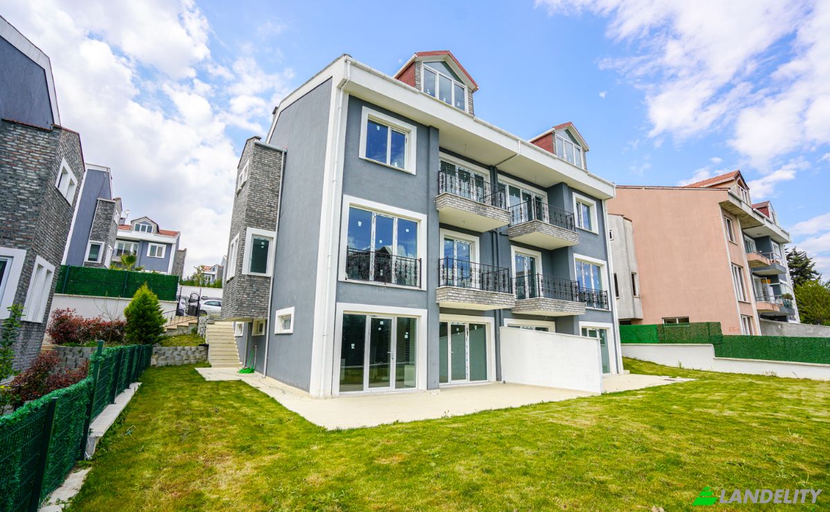 Villa for Sale Bahcesehir 2 Kisim Mh, Turgut Ozal Blv 60O, 34488 Basaksehir Istanbul, Istanbul, Basaksehir, Turkiye. Photo 1