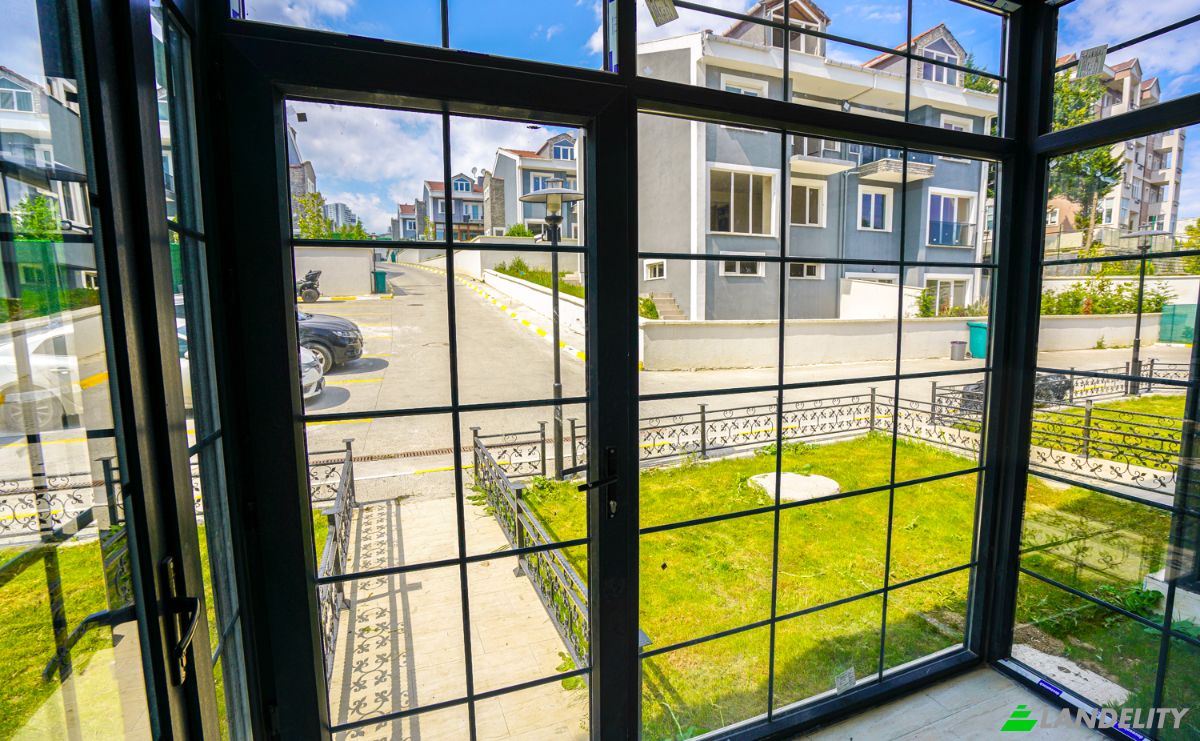 Villa for Sale Bahcesehir 2 Kisim Mh, Turgut Ozal Blv 60O, 34488 Basaksehir Istanbul, Istanbul, Basaksehir, Turkiye. Photo 4
