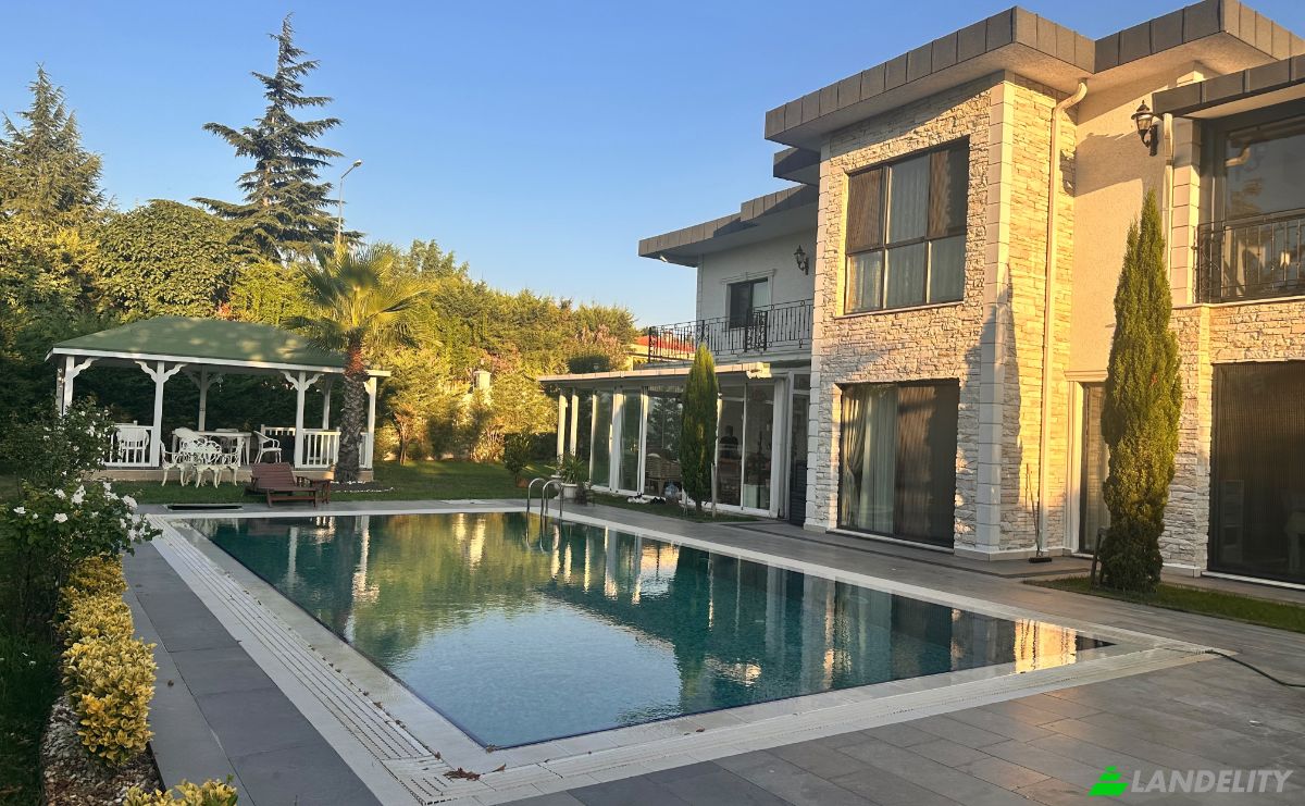 Villa for Sale Turkoba Mh, Leylak Sk No:4, 34537 Buyukcekmece Istanbul, Buyukcekmece, Istanbul, Turkiye. Photo 3