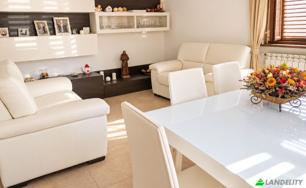 Apartment for Sale Via Vincenzo Donadio, 75029 Valsinni MT, Valsinni, Province of Matera, Basilicata, Italy. Photo 3
