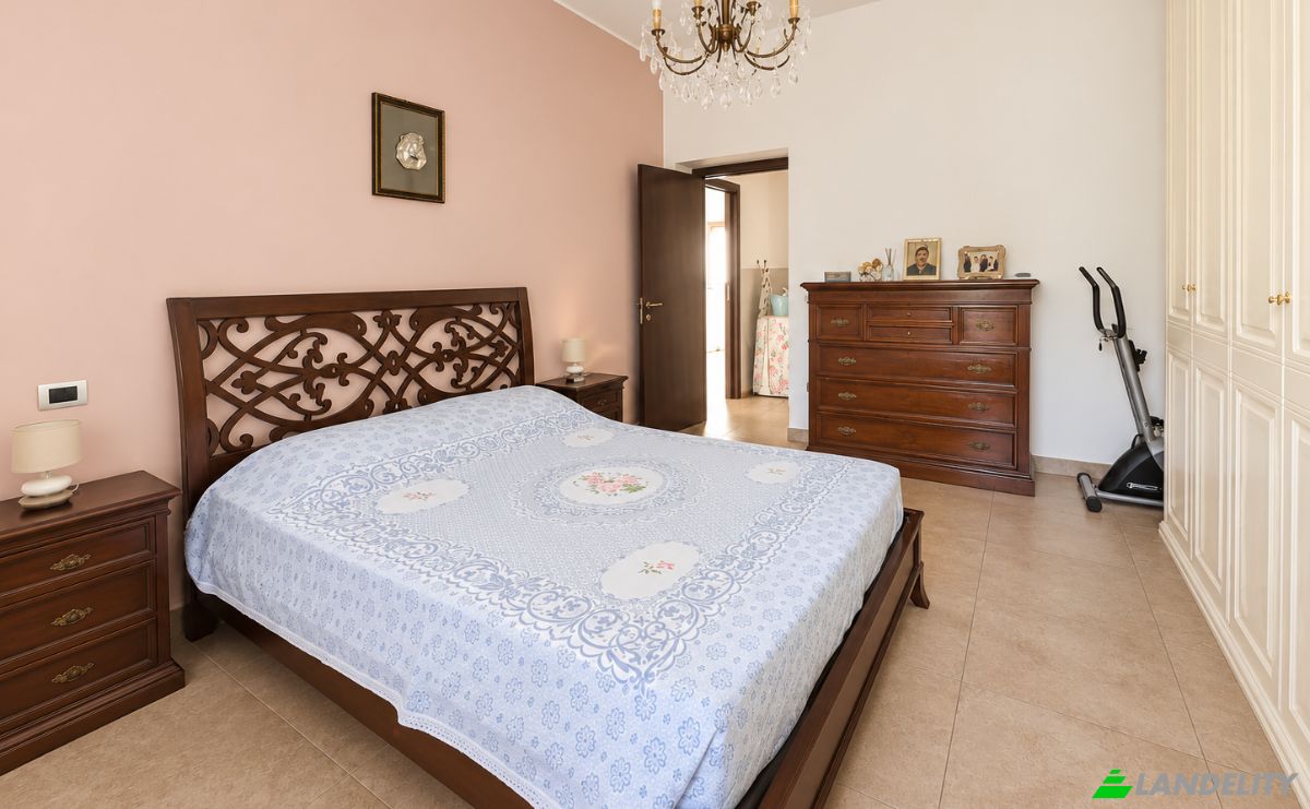 Apartment for Sale Via Vincenzo Donadio, 75029 Valsinni MT, Valsinni, Province of Matera, Basilicata, Italy. Photo 11