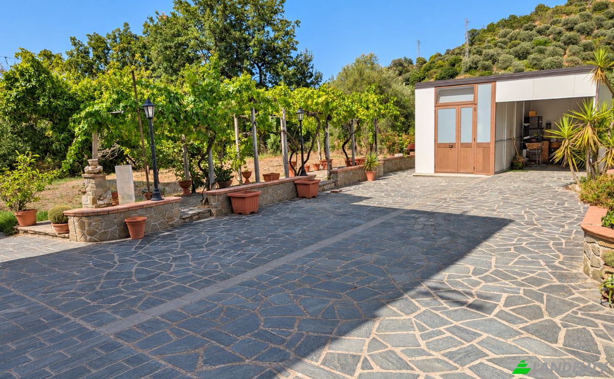 Apartment for Sale Via Vincenzo Donadio, 75029 Valsinni MT, Valsinni, Province of Matera, Basilicata, Italy. Photo 18