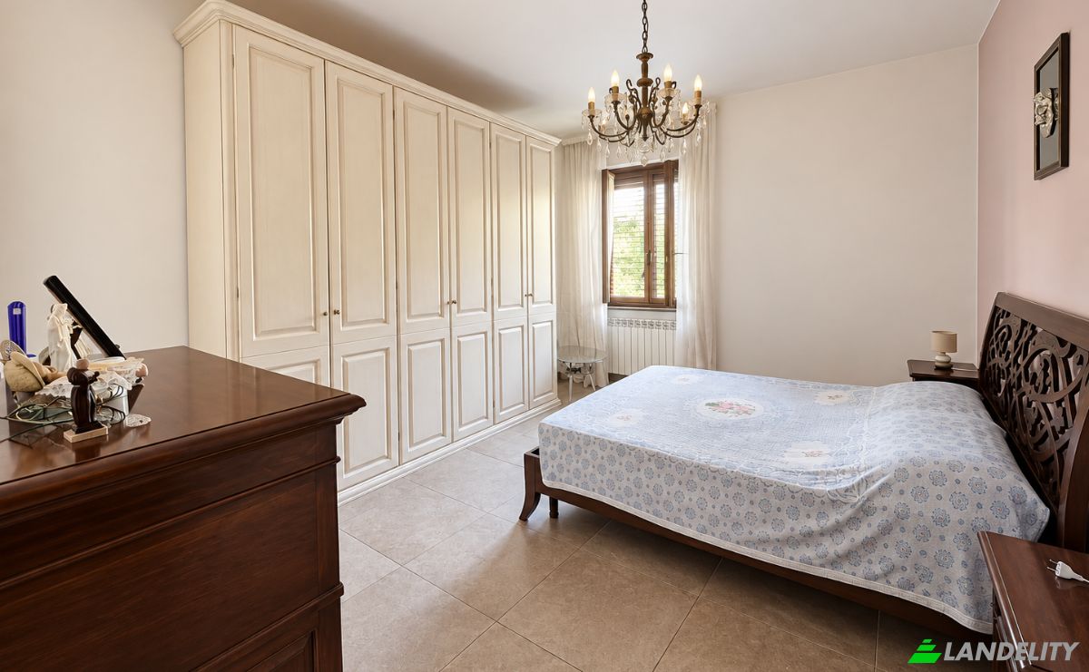 Apartment for Sale Via Vincenzo Donadio, 75029 Valsinni MT, Valsinni, Province of Matera, Basilicata, Italy. Photo 10