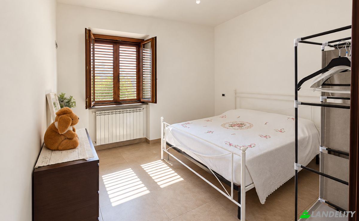 Apartment for Sale Via Vincenzo Donadio, 75029 Valsinni MT, Valsinni, Province of Matera, Basilicata, Italy. Photo 13