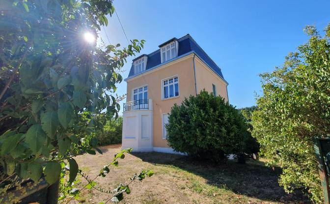 Castillo en venta 6 Bd des Ecoles. Foto#17 Castillo en venta 6 Bd des Ecoles. Foto#17