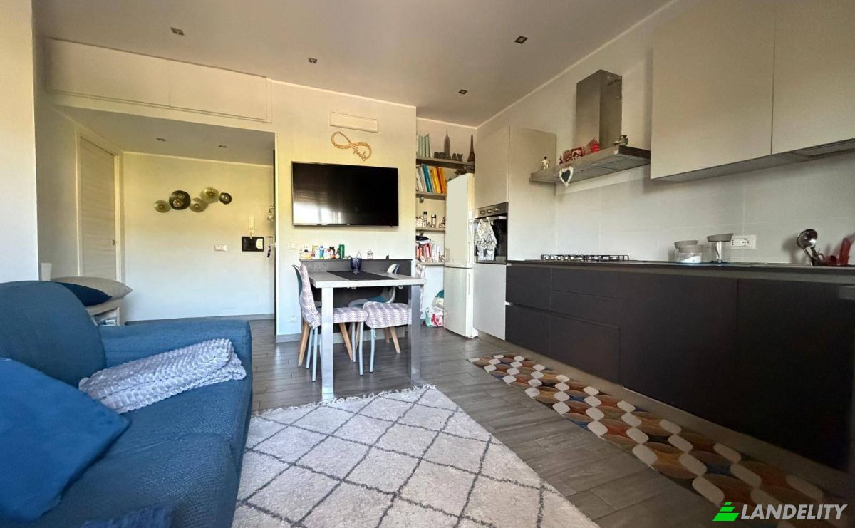 Apartment for Sale Via Vigliarolo, 88100 Catanzaro CZ, Catanzaro, Province of Catanzaro, Calabria, Italy. Photo 7