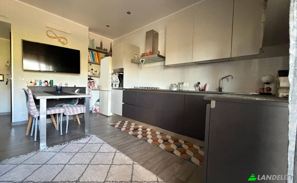 Apartment for Sale Via Vigliarolo, 88100 Catanzaro CZ, Catanzaro, Province of Catanzaro, Calabria, Italy. Photo 6