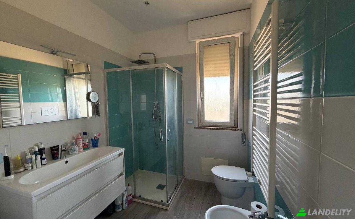 Apartment for Sale Via Vigliarolo, 88100 Catanzaro CZ, Catanzaro, Province of Catanzaro, Calabria, Italy. Photo 14