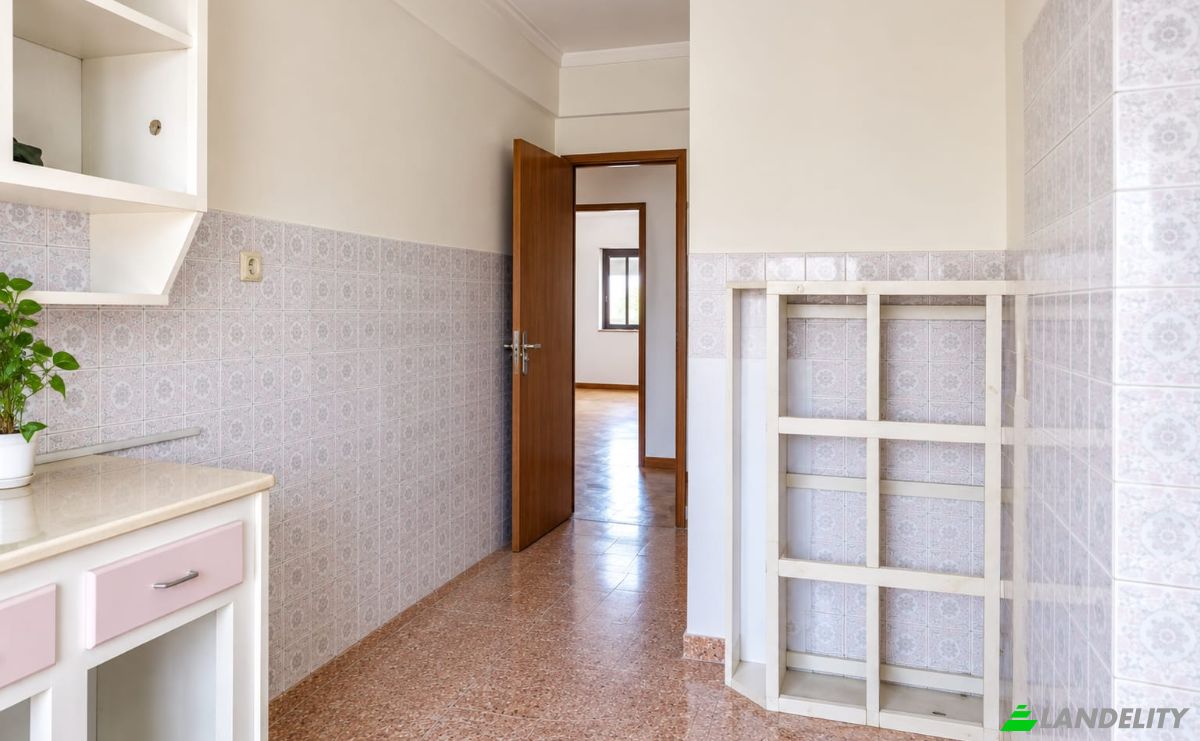 Apartment for Sale Av Rio de Janeiro 40, 2780-292 Oeiras, Oeiras, Lisbon, Portugal. Photo 1