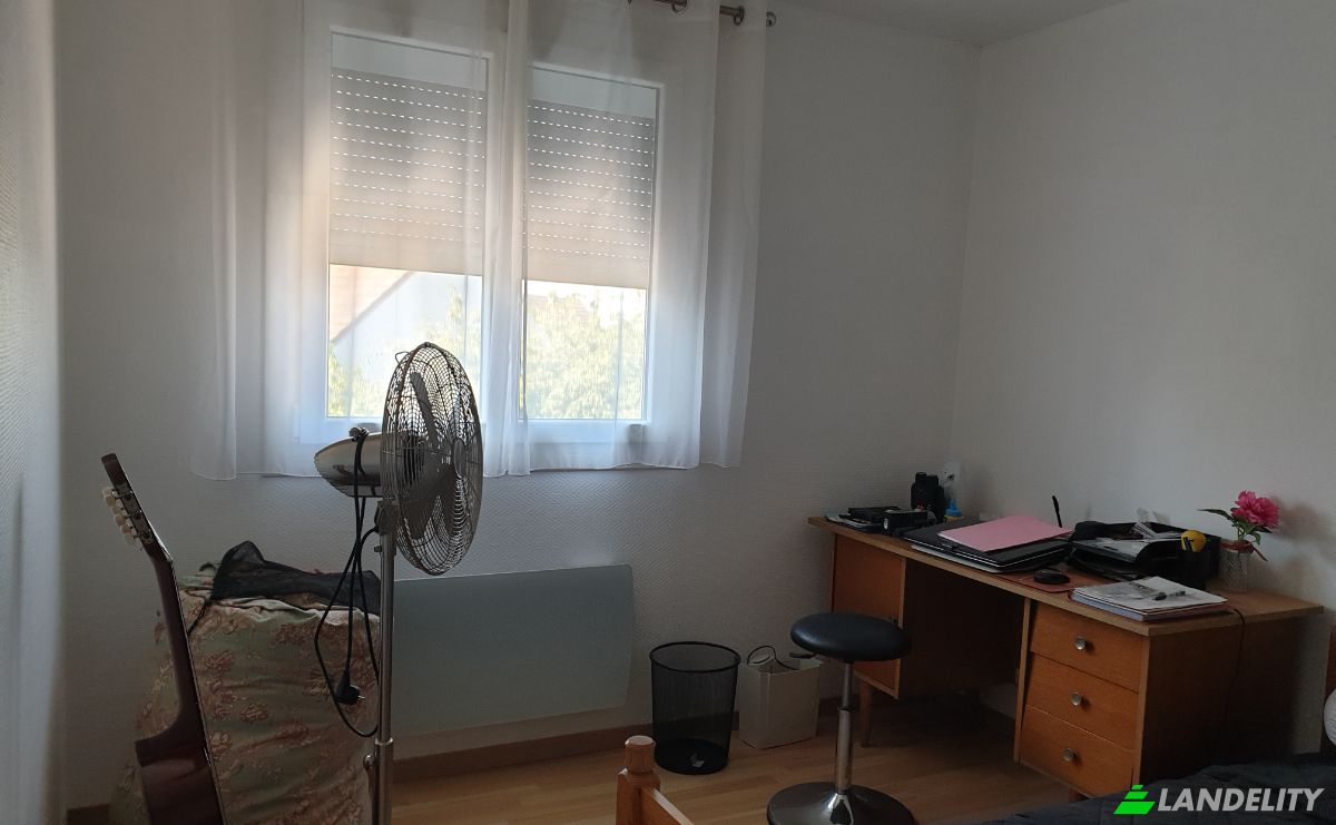Townhouse for Sale 11 Rue Frederic Auguste Bartholdi, 89600 Saint-Florentin, Saint-Florentin, Yonne, Bourgogne-Franche-Comte, France. Photo 12