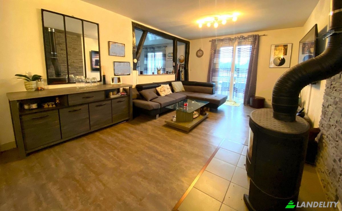 Townhouse for Sale 11 Rue Frederic Auguste Bartholdi, 89600 Saint-Florentin, Saint-Florentin, Yonne, Bourgogne-Franche-Comte, France. Photo 2