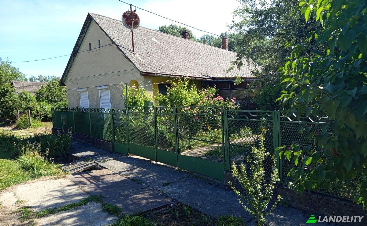 Single Family Home for Sale Somogyegres, Tab District, Somogy County, Hungary, Petofi Sandor u 8, 8666 Hungary. Photo 1