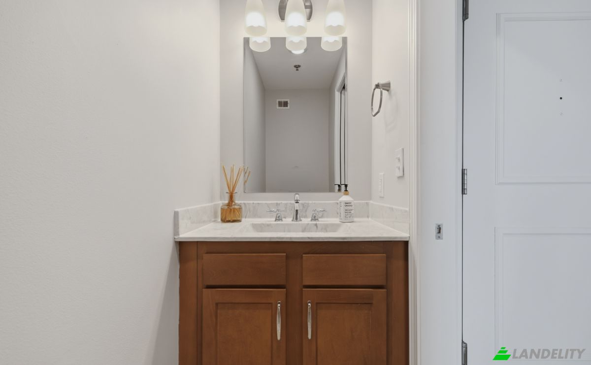 Condo for Sale 210 N Water St, Wilmington, New Hanover County, North Carolina, United States, NC 28401, USA. Photo 12