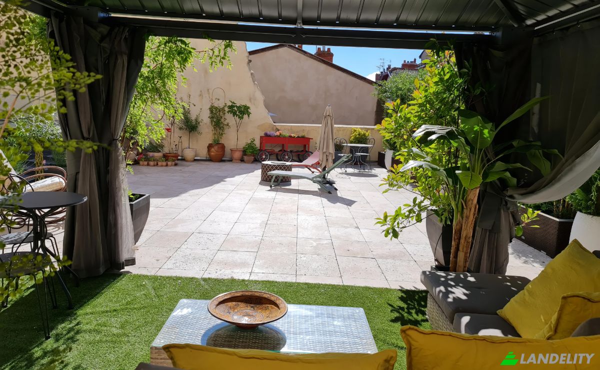 Townhouse for Sale Rue des Cordelieres, 43000 Le Puy-en-Velay, Le Puy, Haute-Loire, Auvergne-Rhone-Alpes, France. Photo 1