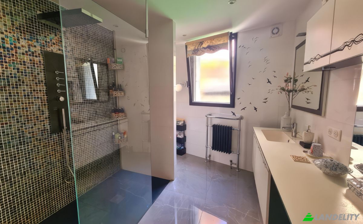 Townhouse for Sale Rue des Cordelieres, 43000 Le Puy-en-Velay, Le Puy, Haute-Loire, Auvergne-Rhone-Alpes, France. Photo 13