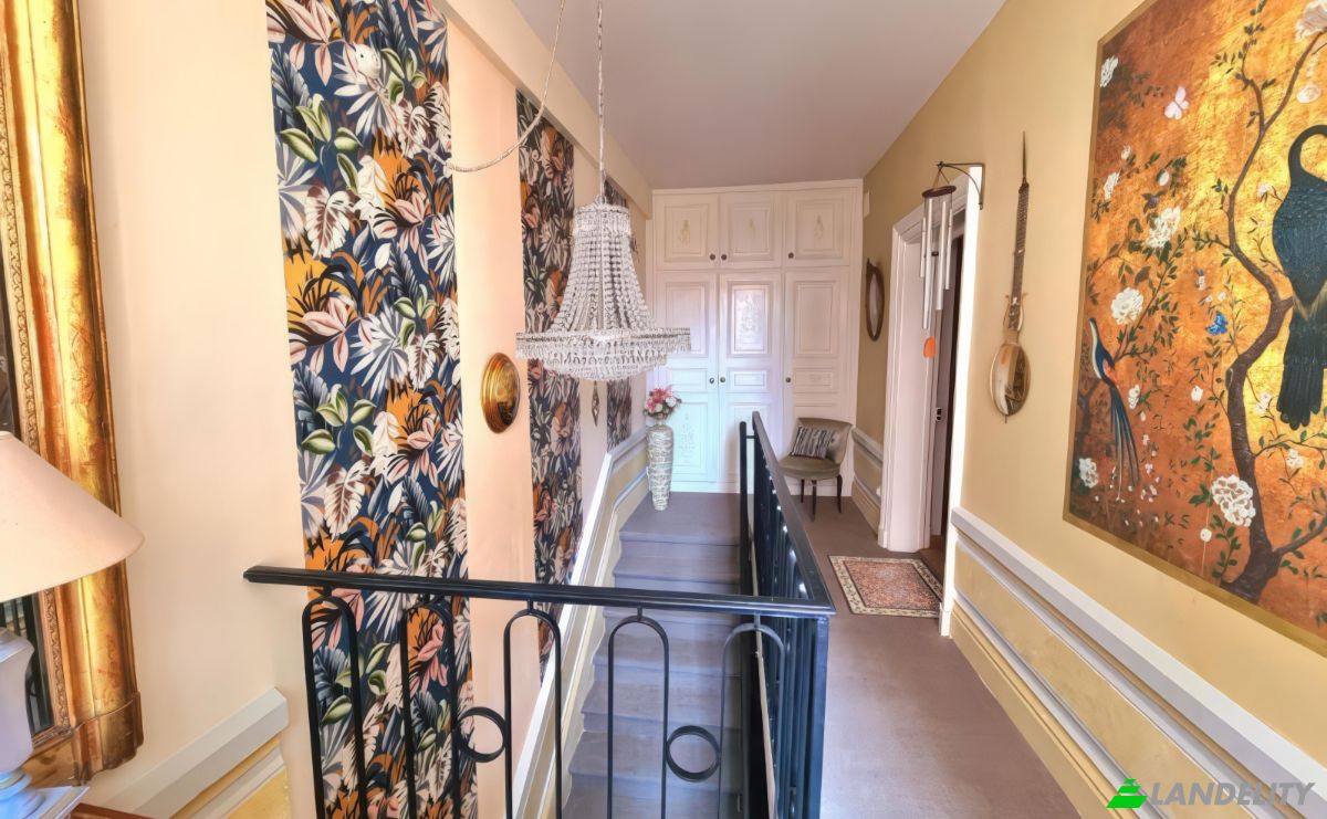 Townhouse for Sale Rue des Cordelieres, 43000 Le Puy-en-Velay, Le Puy, Haute-Loire, Auvergne-Rhone-Alpes, France. Photo 3