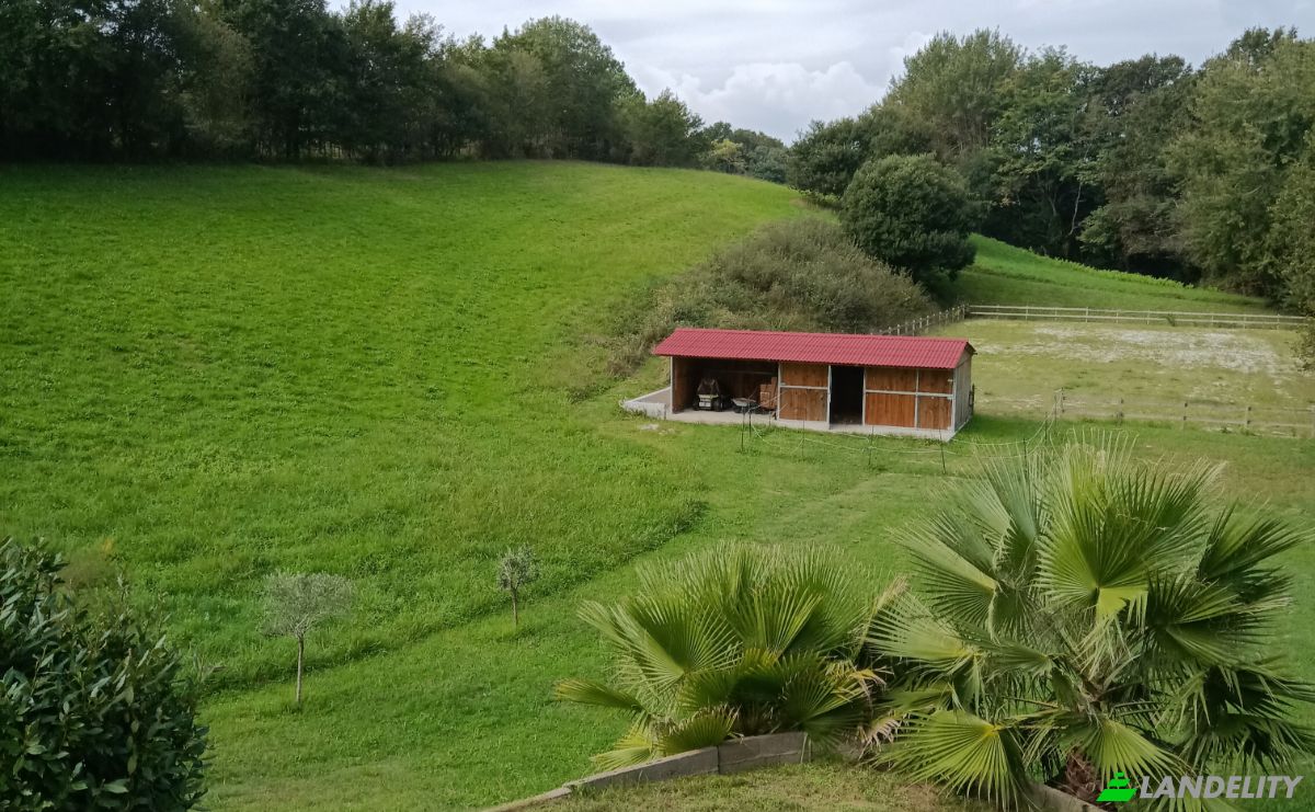Single Family Home for Sale Maison cincia, Chem de Saubade, 64240 Urt, Urt, Pyrenees-Atlantiques, Nouvelle-Aquitaine, France. Photo 1