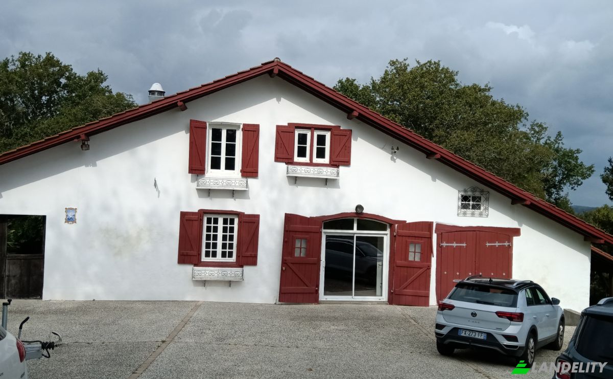 Single Family Home for Sale Maison cincia, Chem de Saubade, 64240 Urt, Urt, Pyrenees-Atlantiques, Nouvelle-Aquitaine, France. Photo 3