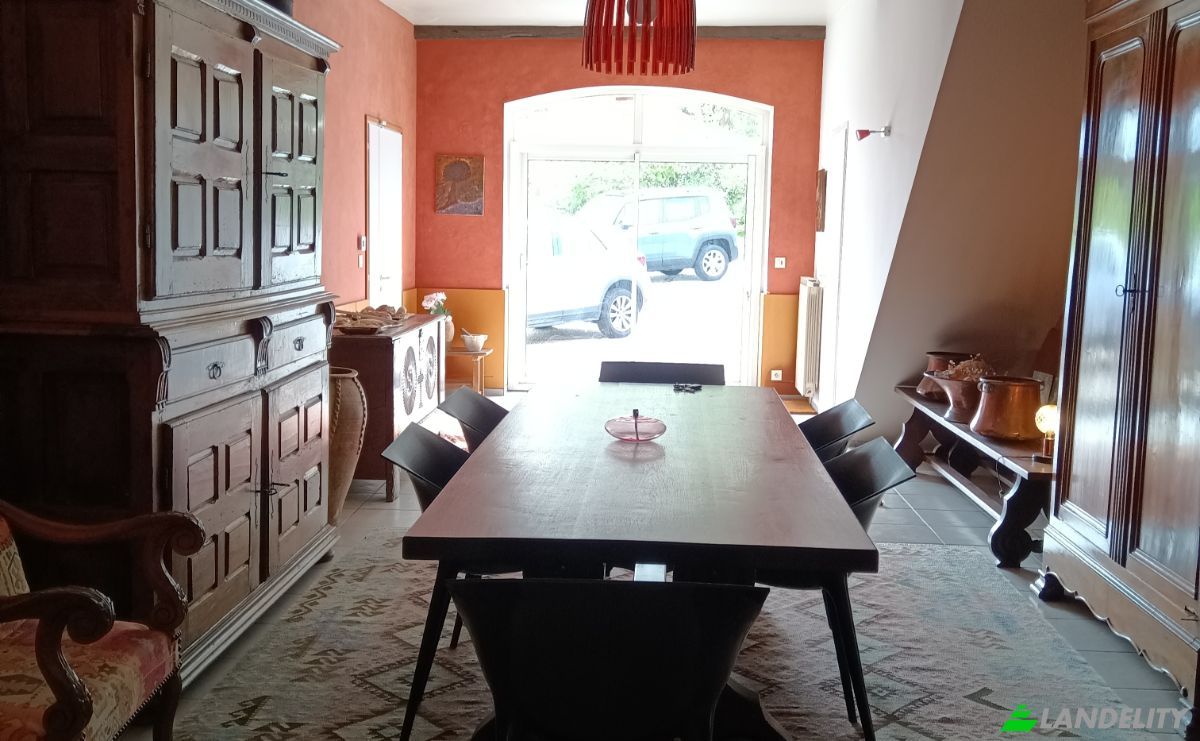 Single Family Home for Sale Maison cincia, Chem de Saubade, 64240 Urt, Urt, Pyrenees-Atlantiques, Nouvelle-Aquitaine, France. Photo 6