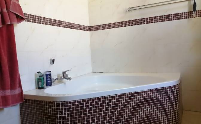 Single Family Home for Sale OLIENHOUT CRESCENT. Photo#12 Single Family Home for Sale OLIENHOUT CRESCENT. Photo#12